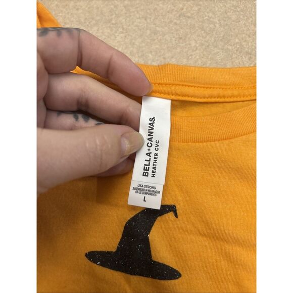 Wodbottom Women’s Large Short Sleeve Shirt “Witches Be Crazy” - Picture 3 of 3